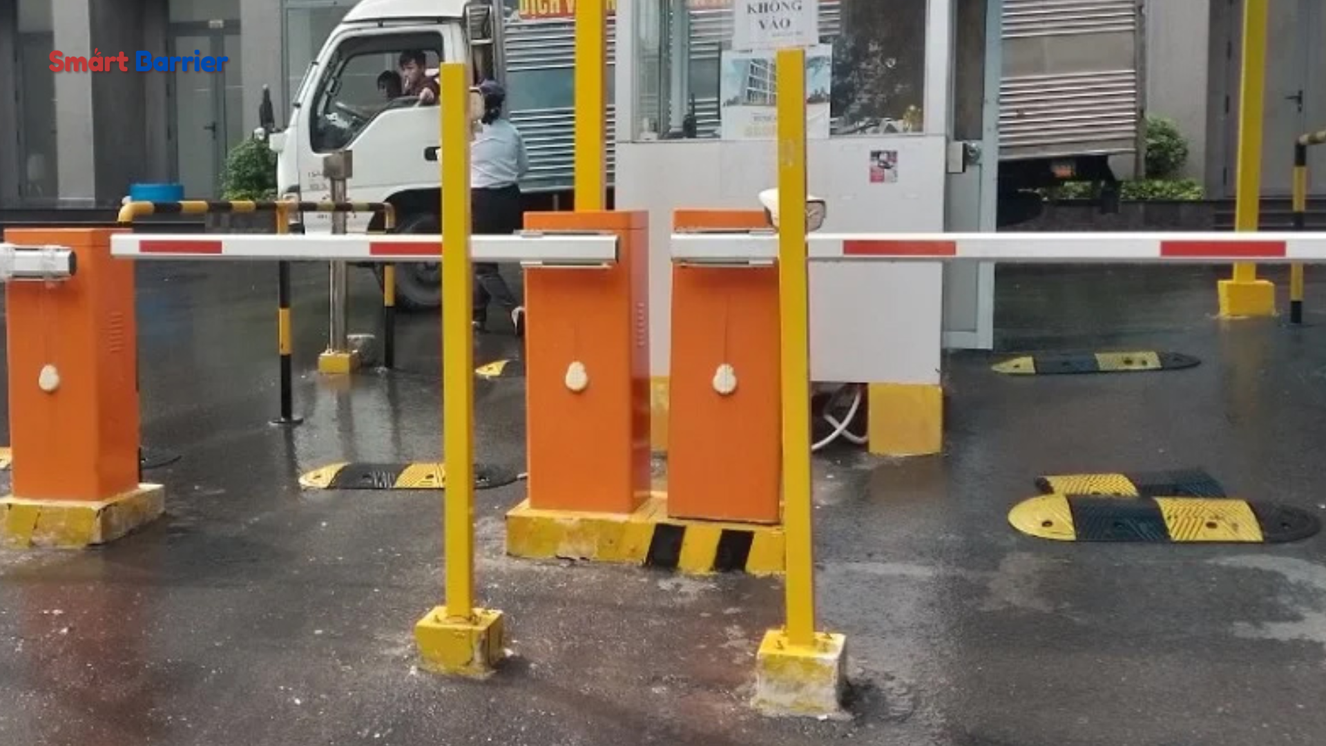 Lắp Barie Tự Động Cho Kho Vận Tải