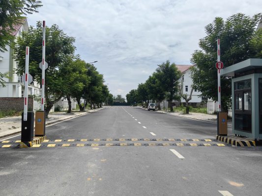 Báo Giá Lắp Đặt Hệ Thống Kiểm Soát Bãi Xe Container 2026