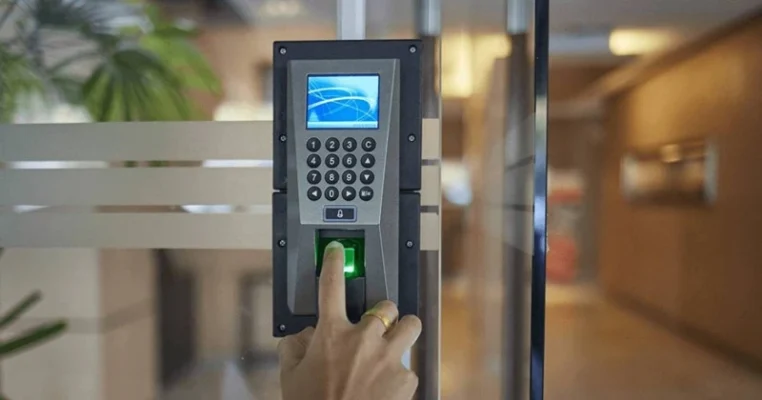 Hệ Thống Kiểm Soát Cửa Vân Tay Chính Hãng: Báo Giá Trọn Bộ 2026 | hệ thống kiểm soát cửa vân tay